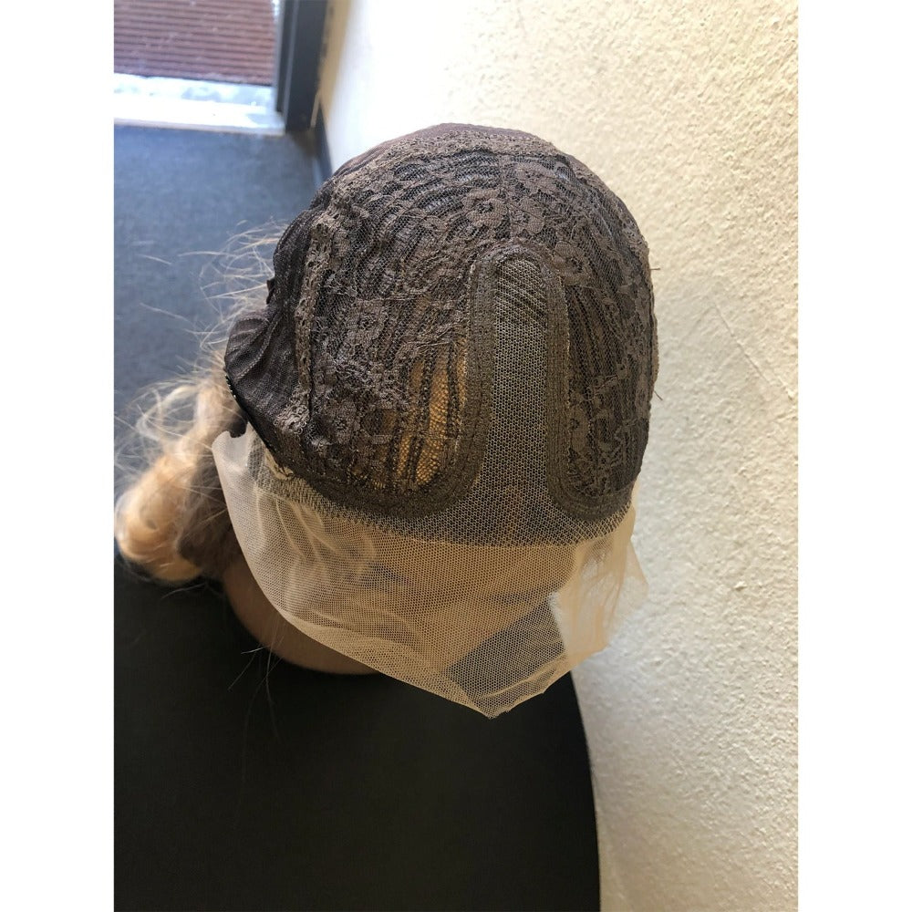 13x4HD Synthetic Body Wave Lace Front Honey Blonde Wig